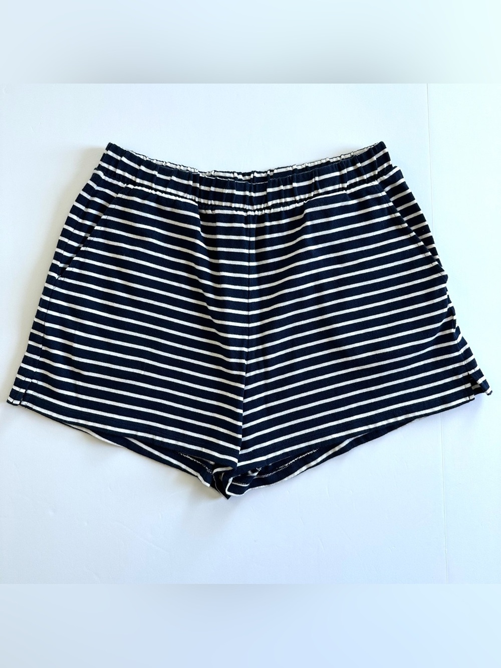 GAP Factory Stripe Pull On Shorts in Navy White Stripe | L | GUC